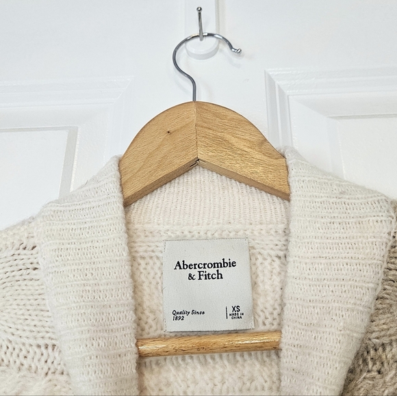 Abercrombie & Fitch Tonal Patchwork Mixed Cable Knit Chunky Sweater Cream XS - Picture 4 of 8